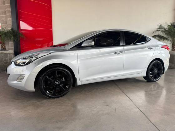 HYUNDAI ELANTRA 1.8 GLS 16V GASOLINA 4P MANUAL